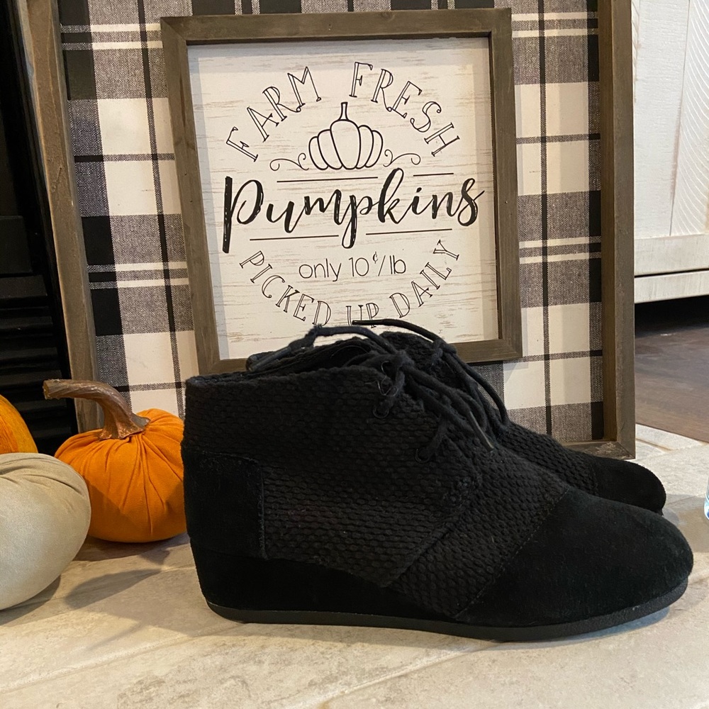 Toms wedge booties